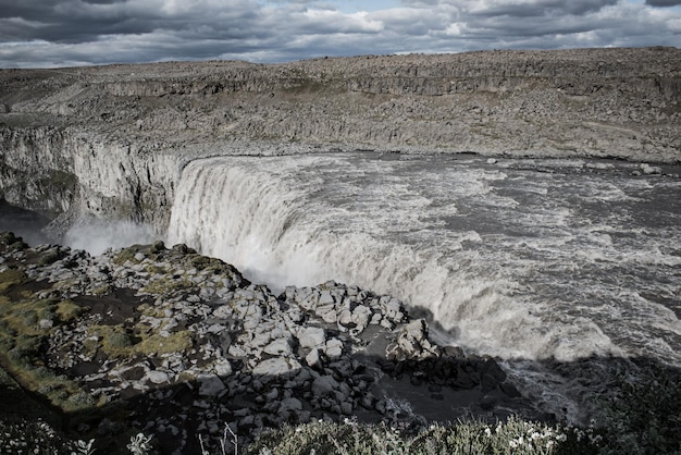 La cascade la plus puissante d'Europe - Cascade de Dettifoss, nord de l'Islande, fond de voyage naturel