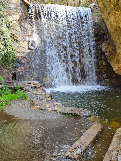 Photo cascade de la rivière andarax dans la province de laujar à almeria