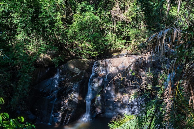 Cascade de Sapan nan ThailandSapan est un petit village tranquille dans la montagne