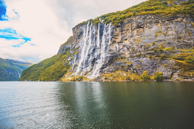 Cascade des Sept Sœurs Fjord de Geiranger