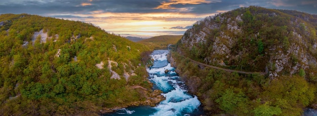 La cascade Strbacki Buk sur la rivière Una en Bosnie