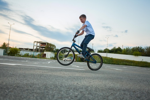 Cascades de vélo Bmx