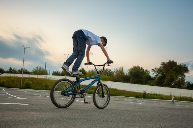 Cascades de vélo Bmx