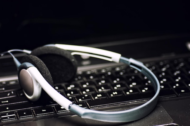 Casque écouteur clavier noir