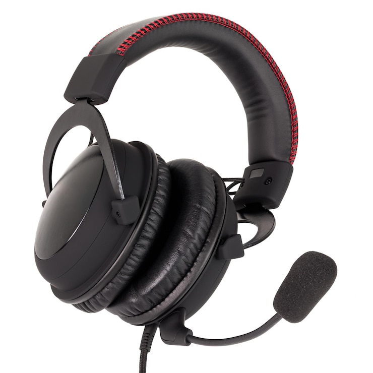 Photo casque filaire de jeu noir avec microphone isolé sur fond blanc