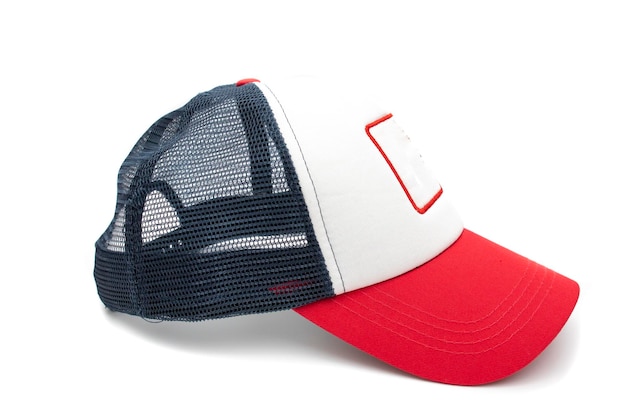 Une casquette de baseball bleu marine rouge-blanc isolée sur fond blanc