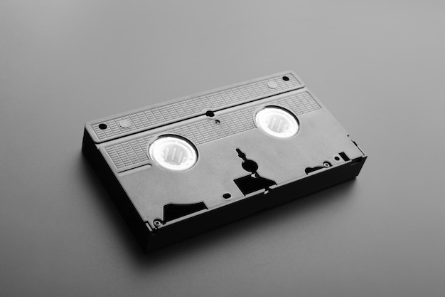 Cassette vidéo sur fond gris