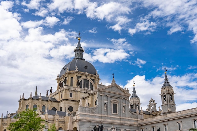 Cathédrale de l'Almudena à Madrid Espagne