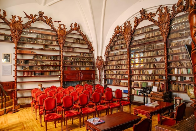 Photo cathédrale de la bibliothèque intérieure de kaliningrad kaliningrad russie 22 mai 2023