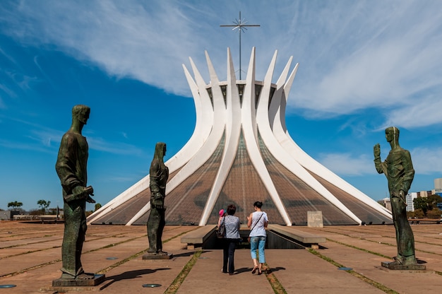 cathédrale métropolitaine brasilia df brésil le 14 août 2008 par Oscar Niemeyer