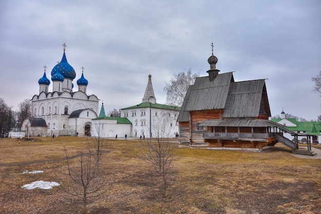 Cathédrale de la Nativité de la Vierge sur le territoire de Suzdal Kremlin