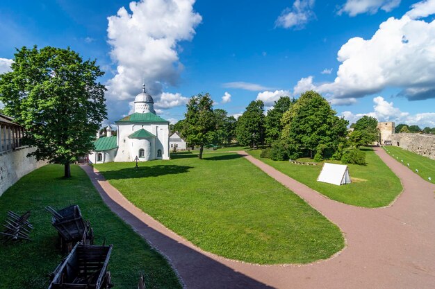 Cathédrale Nikolsky sur le territoire de la forteresse d'Izborsk Izborsk région de Pskov Russie