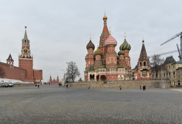 La cathédrale Saint-Basile en hiver Moscou