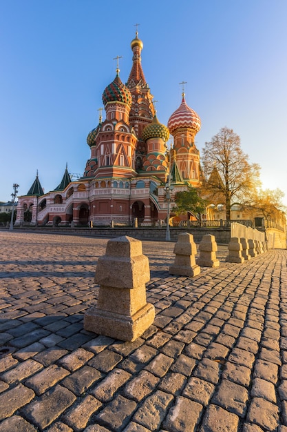 Cathédrale Saint-Basile et pavé sur la Place Rouge. Moscou, Russie.