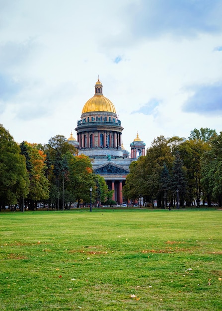 Cathédrale Saint Isaac à Saint-Pétersbourg, en Russie.