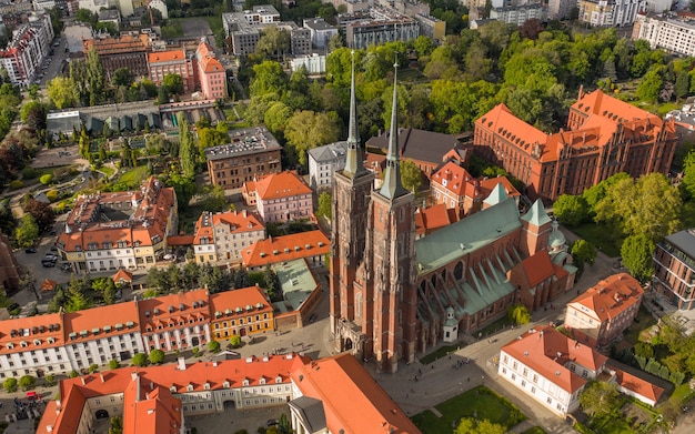 Cathédrale Saint-Jean-Baptiste de Wroclaw. Vue aérienne