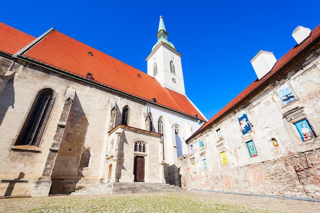 La cathédrale Saint-Martin est une église catholique romaine à Bratislava, en Slovaquie. La cathédrale Saint-Martin est la plus grande et l'une des plus anciennes églises de Bratislava.