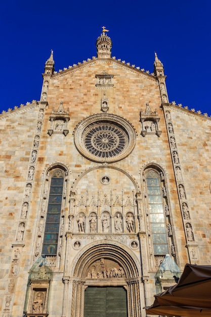 La cathédrale de Santa Maria Assunta, mieux connue sous le nom de cathé drale de Côme, en Lombardie, en Italie