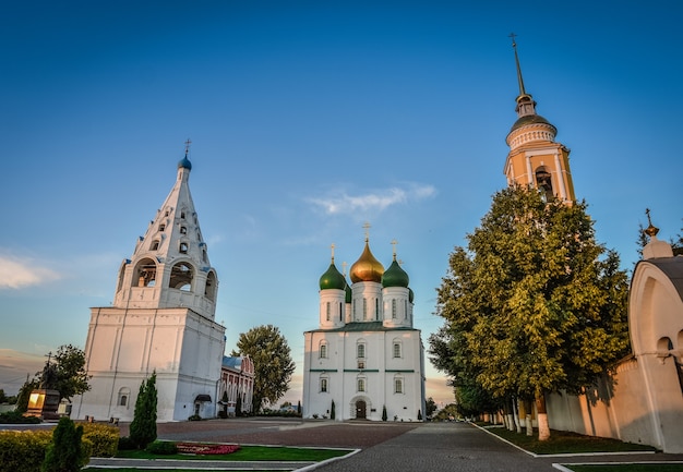 Cathédrale de la ville sur la place de la cathédrale du Kremlin