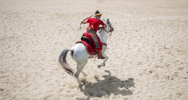 Cavalier ottoman archer équitation et tir