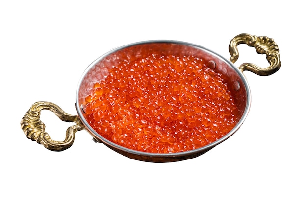 Caviar rouge dans une casserole sur planche de bois isolé sur fond blanc Vue supérieure