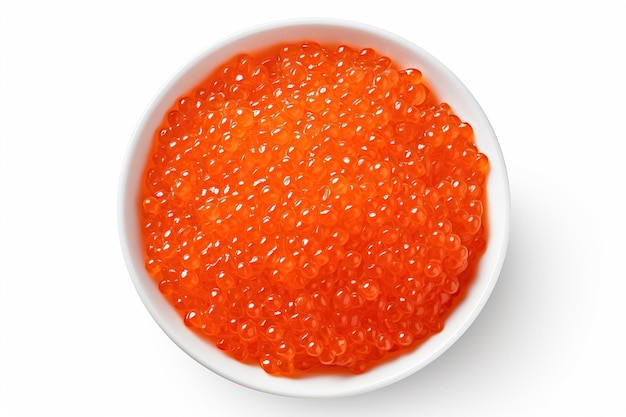 Caviar rouge frais isolé sur fond blanc