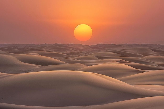 Ceci est une belle image de paysage d'un désert avec un grand soleil se levant au-dessus de l'horizon arc c