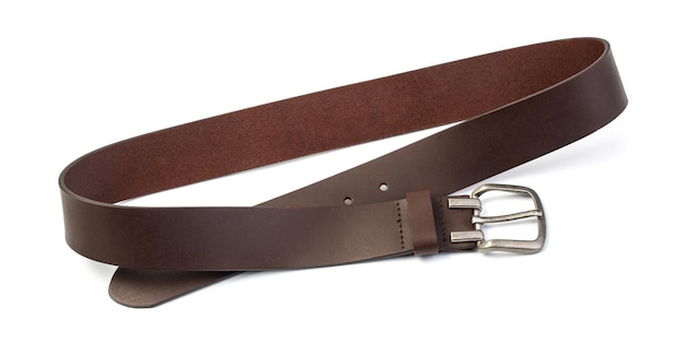 Ceinture en cuir isolé sur blanc