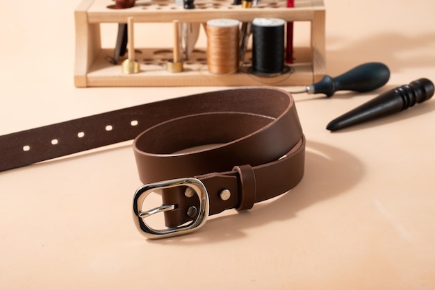 Ceinture en cuir pour hommes exquise faite à la main