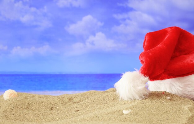 Célébration du nouvel an sur une plage de sable