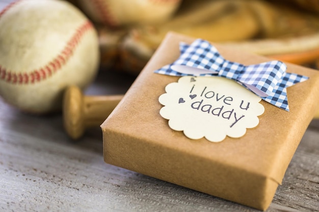 Célébration de la fête des pères pour papa de baseball.