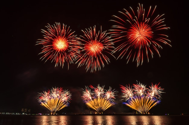 Célébration de feu d&#39;artifice multicolore