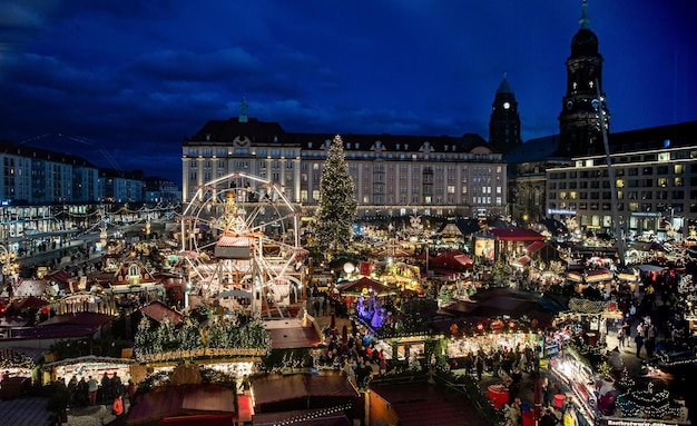 Photo célébration de noël feu d'artifice fête du nouvel an 2024