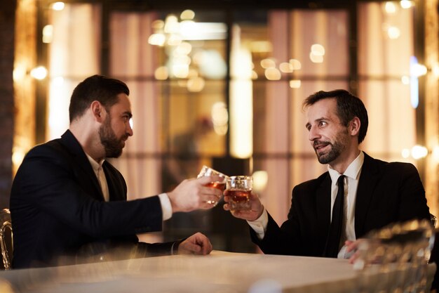 Célébration de l'offre au restaurant