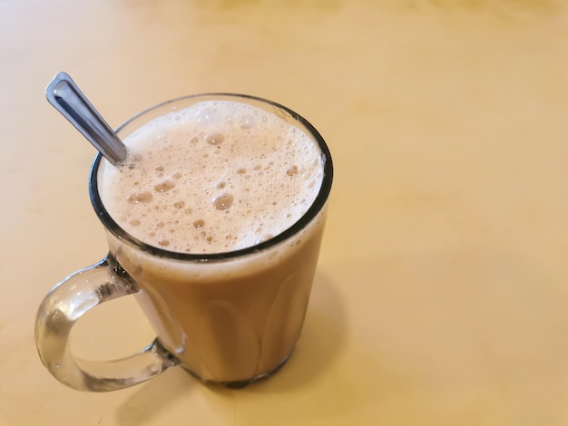 Célèbre boisson en Malaisie connue sous le nom de Teh Tarik ou Thé au lait.