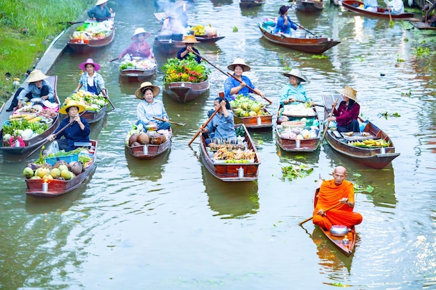 Le célèbre marché flottant de Thaïlande Damnoen Saduak le marché flottant Ratchaburi Thaïlande