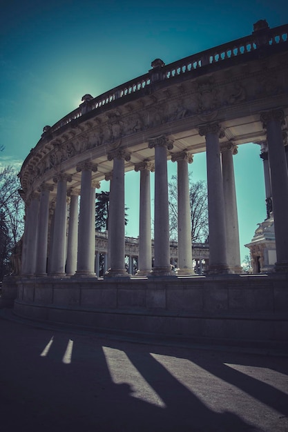 Célèbre parc du Retiro de Madrid tôt le matin.Monument à Alonso XII, parque del retiro, Madrid, Espagne