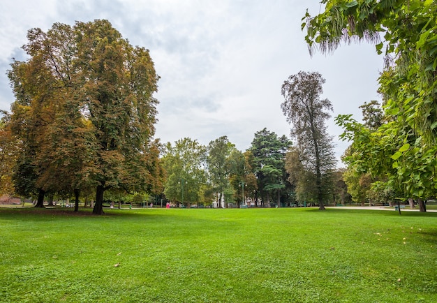 Célèbre parc Sempione à Milan