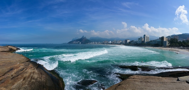 Célèbre plage d'Arpoador et d'Ipanema à Rio de Janeiro au Brésil.