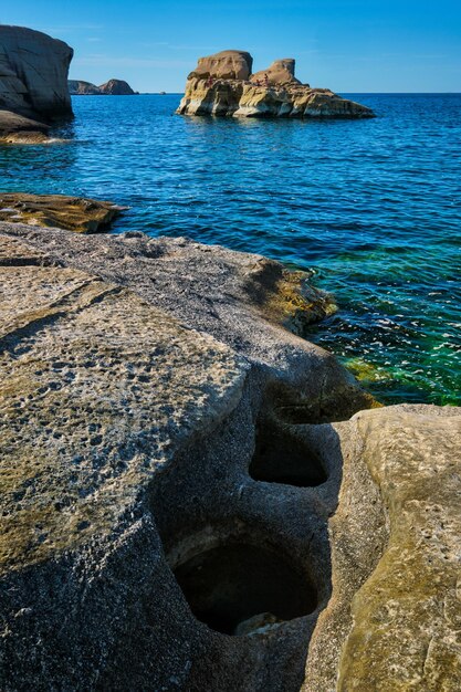 La célèbre plage de Sarakiniko, sur l'île de Milos, en Grèce