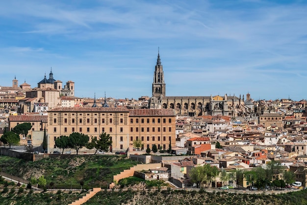 Le centre historique de la ville de Tolède Espagne vue urbaine