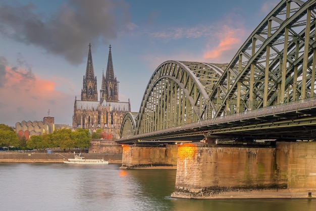 Centre-ville de Cologne city skyline paysage urbain de l'Allemagne