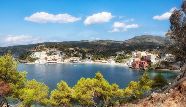 Photo céphalonie grèce village coloré d'assos en céphalonie