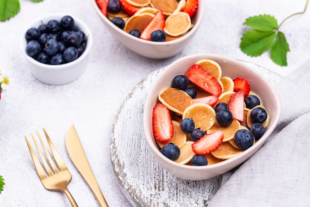 Céréales de crêpes sucrées aux baies