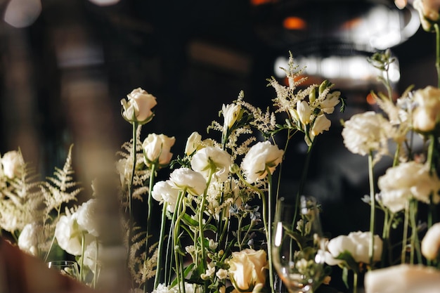 Cérémonie de décoration de mariage Lustre dans l'arc de fleurs