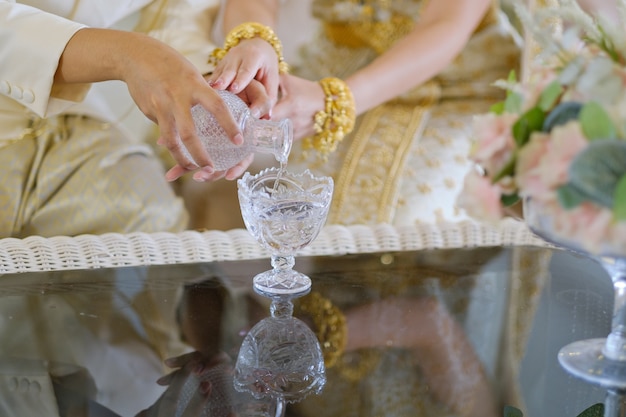 Cérémonie de fiançailles traditionnelle thaïlandaise