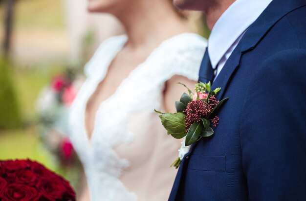 Cérémonie de mariage. Jeunes mariés avec espace copie