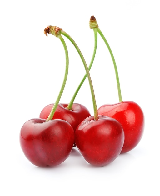 Cerises isolés sur fond blanc