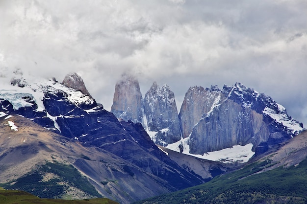 Cerro Paine Grande dans le parc national Torres del Paine en Patagonie du Chili