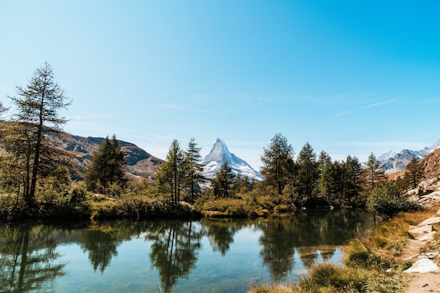 Cervin avec lac Grindjisee à Zermatt